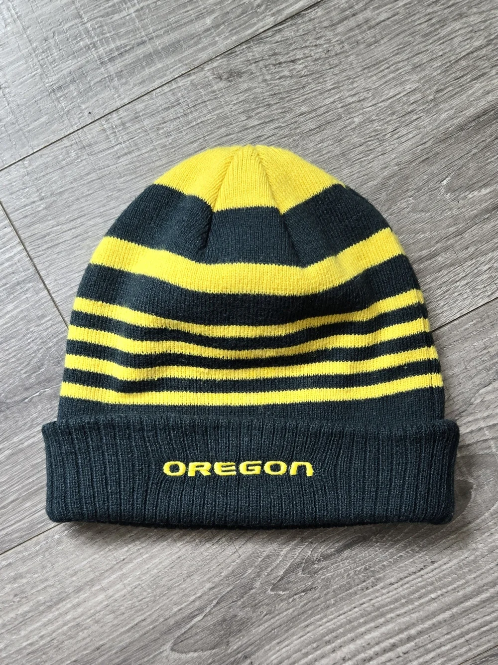 Top of the World Oregon Ducks Green Yellow Striped Cuffed Knit Beanie NCAA.